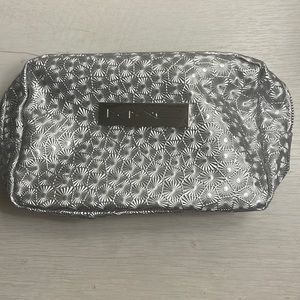 MAC Silver Holiday Mini Cosmetic Makeup Toiletry Bag